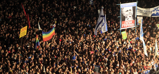 Miles de manifestantes israelíes en las calles de Tel Aviv