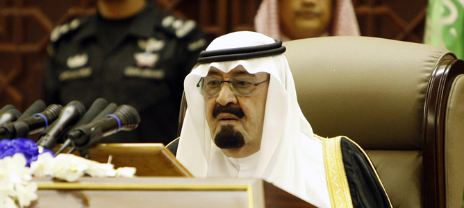 El rey saudí, Abdalá bin Abdelaziz, ha decidido permitir la inclusión de mujeres en el Consejo de la Shura y que participen en las elecciones municipales de dentro de cuatro años, tanto en calidad de votantes como candidatas.