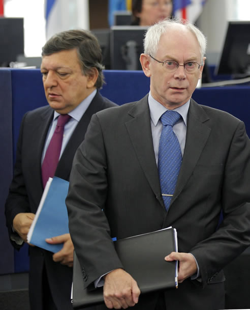El presidente de la Comisión Europea, Jose Manuel Durao Barroso, y del Consejo, Herman van Rompuy