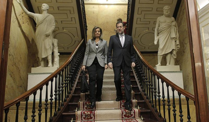 Fátima Báñez, nueva ministra de Empleo y Seguridad Social, junto a Rajoy