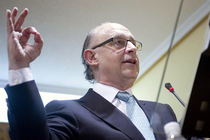 El ministro de Hacienda, Cristóbal Montoro, durante la toma de posesión del delegado del Gobierno en Castilla-La Mancha