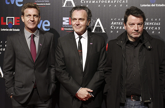 Enrique Urbizu -a la derecha en la imagen-, en la fiesta de finalistas de los Goya