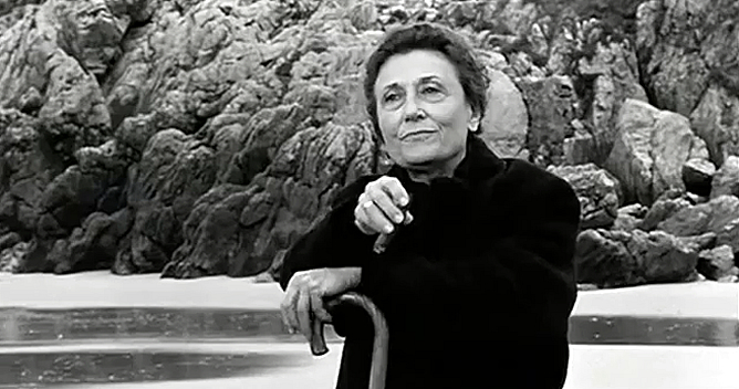 Julia Gutiérrez Caba, en un fotograma de la película 'You're the one'