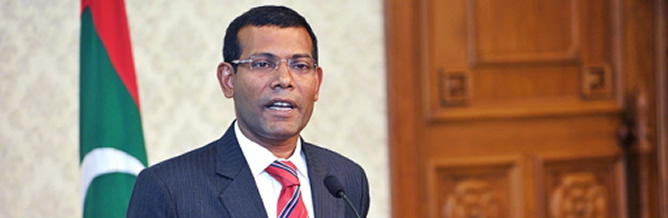 El presidente de Maldivas, Mohamed Nashid, durante su discurso en el que ha anunciado su dimisión