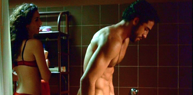 Miguel Ángel Silvestre en 'La distancia' (2006) Miguel Ángel Silvestre en 'La distancia' (2006)