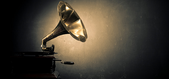 Thomas Alba Edison patentó el fonógrafo, primer aparato capaz de reproducir sonidos