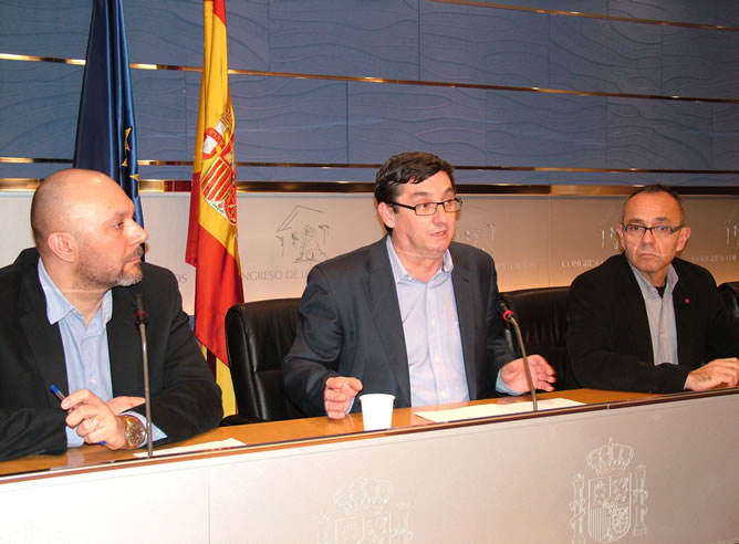 Rueda de prensa de Ricardo Sixto (diputado de IU por Valencia), José Luis Centella (Diputado de IU) y Joan Coscubiela (diputado de ICV)