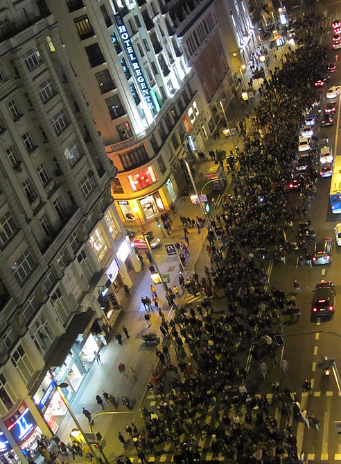 Más de dos mil personas protestan en Madrid en solidaridad con los estudiantes de Valencia