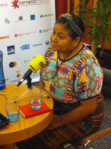 Rigoberta Menchú, entrevistada por la Cadena SER