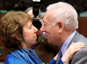 García-Margallo junto Catherine Ashton en la reunión de ministro del Exterior de la Unión Europea