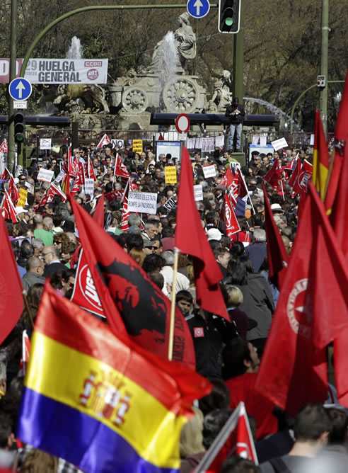 Banderas en la manifestación contra la reforma laboral