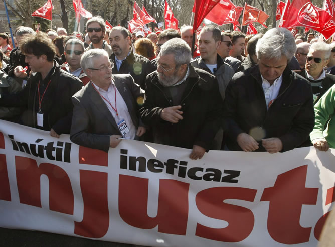 Toxo y Méndez encabezan la manifestación contra la reforma laboral en Madrid