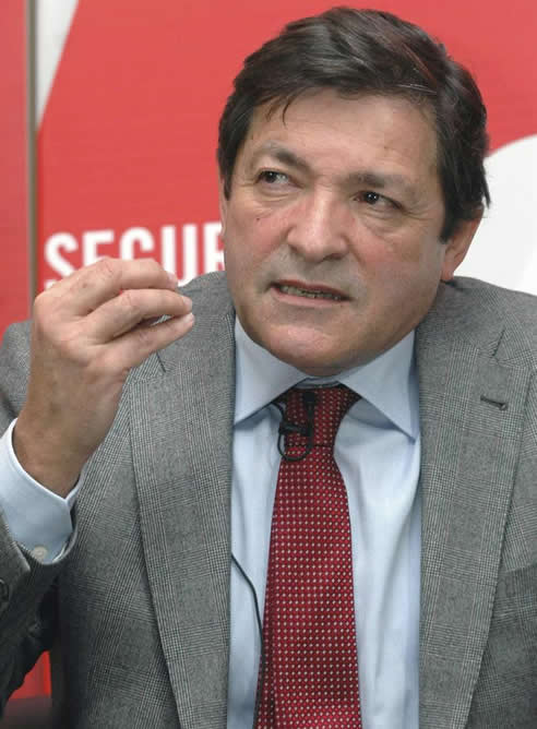 El candidato del PSOE a la presidencia de Asturias, Javier Fernández