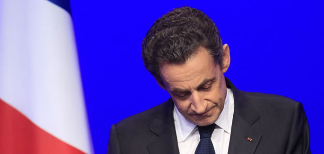 Sarkozy deja la política. El candidato, en su comparecencia tras perder las elecciones este pasado domingo