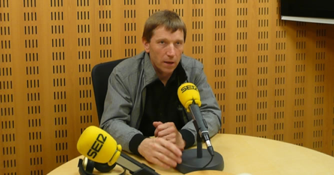 Rufi Etxeberria, en Radio San Sebastián, durante la entrevista en 'Hora 25'