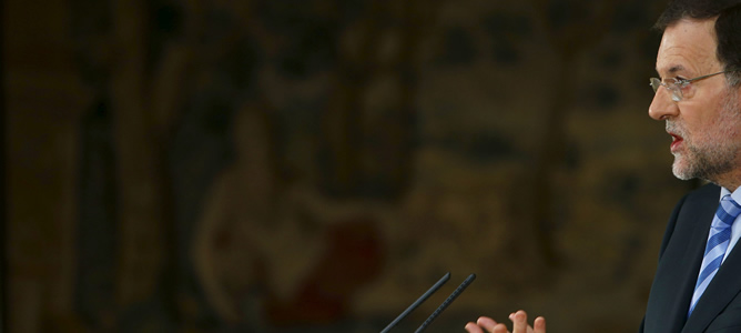 El presidente del Gobierno, Mariano Rajoy, ha dado explicaciones este domingo sobre lo que ha calificado como "una línea de crédito europeo2 evitando usar el término rescate.