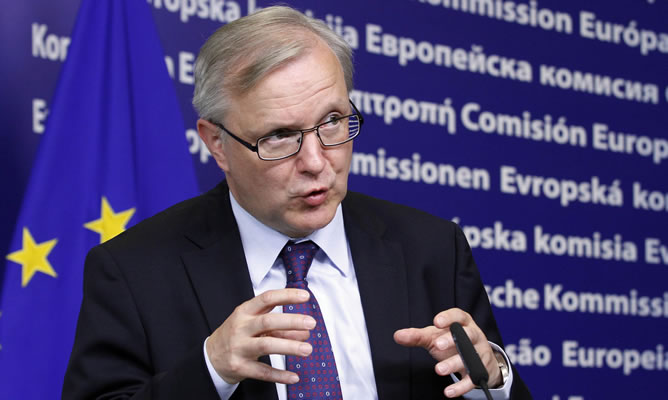 Olli Rehn, durante su comparecencia de prensa ante la comisión de Asuntos Económicos de la Eurocámara