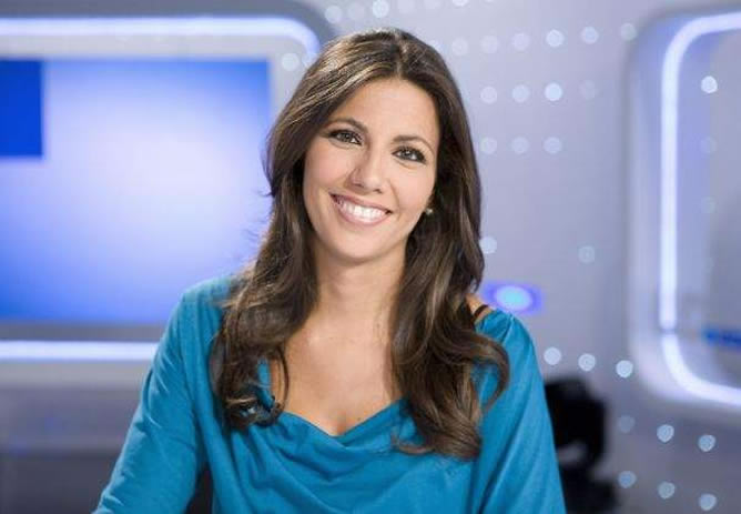 Ana Pastor, que hasta el momento presentaba el espacio matinal de 'Los desayunos de TVE', ha sido destituida de su puesto, según ha anunciado ella misma a través de su cuenta oficial en Twitter.