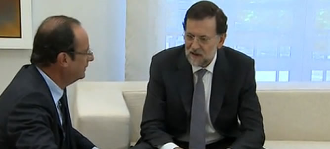 El jefe del Ejecutivo, Mariano Rajoy, ha recibido al presidente francés, François Hollande, en la Moncloa
