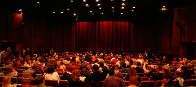 Las entradas de teatro pasan de tener un IVA del 8% a tenerlo del 21%
