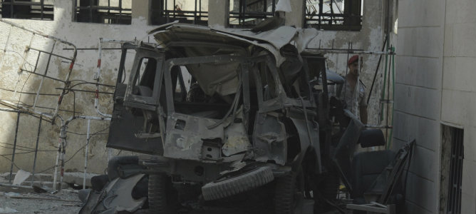 Al menos 15 personas han fallecido por la explosión de un coche bomba en uno de los suburbios de Damasco, según han informado fuentes policiales al diario oficial 'Tishrin'.