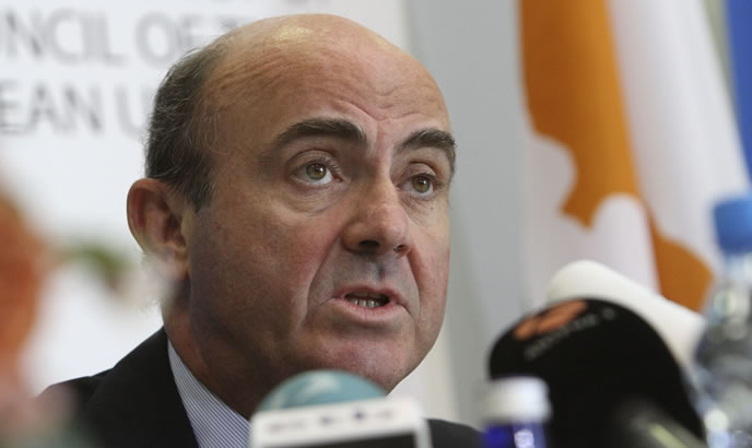 El ministro español de Economía, Luis de Guindos, tras la reunión del Ecofin celebrada en Chipre.