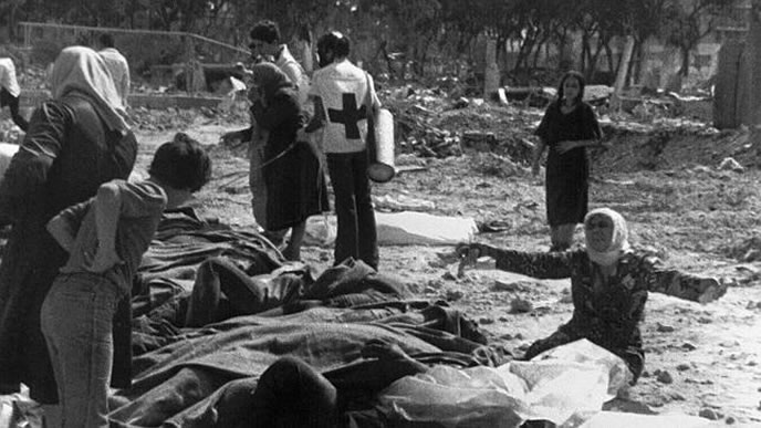 Imagen de la masacre , en 1982, en los campos de refugiados palestinos de Sabra y Chatila