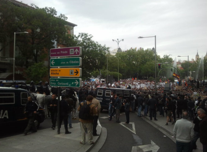 La Plaza de Neptuno y parte del Paseo del Prado se llenan de manifestantes