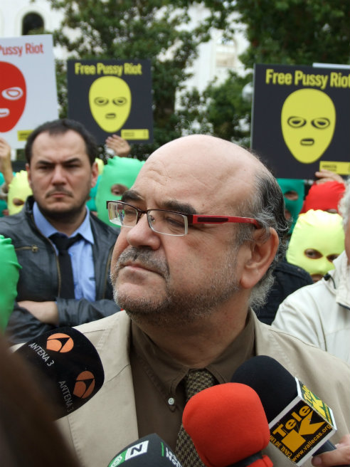 El director de Amnistía Internacional, Esteban Beltrán, ha explicado a los medios las razones del acto