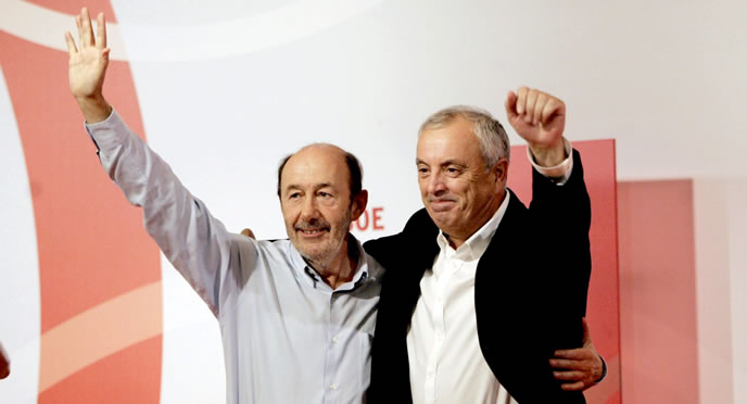 Alfredo Pérez Rubalcaba y el secretario general del PSdeG y candidato a la Presidencia de la Xunta de Galicia, Pachi Vázquez, durante un acto electoral en Ferrol.