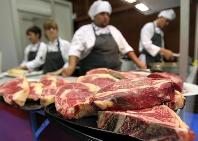 La carne roja de alta calidad ha sido una de las protagonistas de la primera jornada del congreso San Sebastián Gastronomika, que en esta edición homenaje a la cocina francesa.