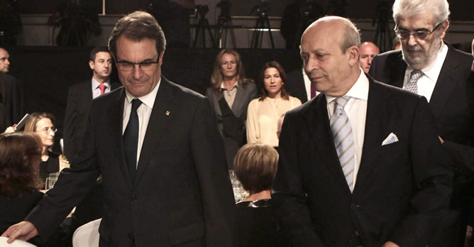 El ministro Wert junto al president Artur Mas en los premios Planeta