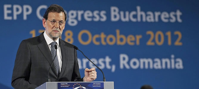 El presidente del Gobierno español, Mariano Rajoy, durante su intervención en el Congreso del Partido Popular Europeo, que se celebra en Bucarest (Rumania)