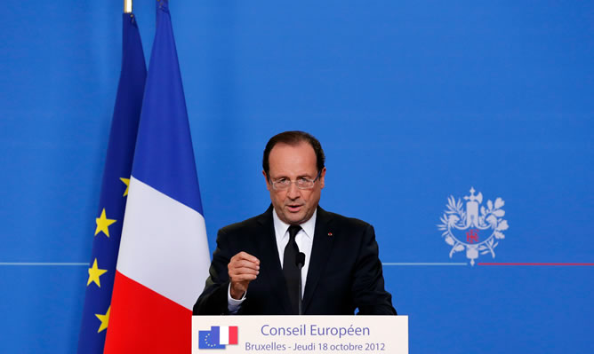 El presidente francés Francois Hollande, durante su discurso al cierre de la primera sesión de la cumbre de líderes de la UE en Bruselas