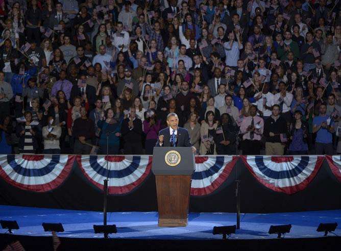 El presidente estadounidense, Barack Obama, se dirige a sus seguidores con su discurso de victoria al resultar reelegido como presidente de los Estados Unidos en el McCormick Place en Chicago (Estados Unidos)