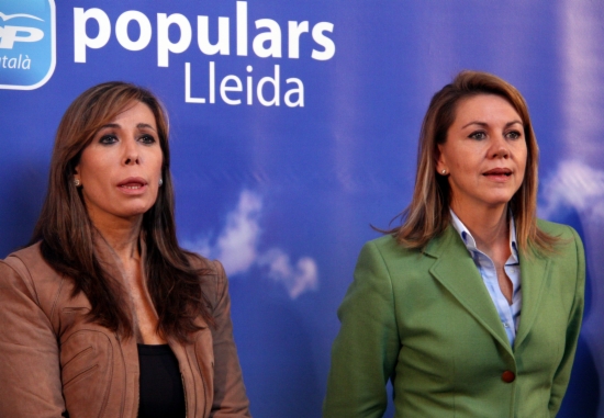 La secretària general del PP, María Dolores de Cospedal, i la presidenta del PPC, Alícia Sánchez-Camacho, aquest dimarts a Lleida. -ACN-