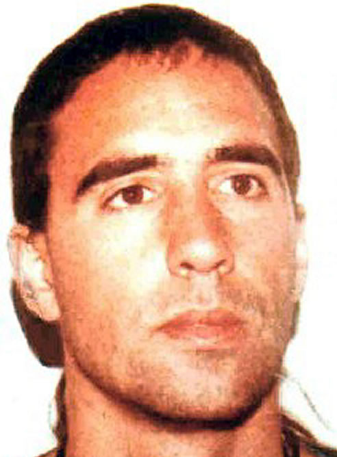Raúl Ángel Fuentes Villota, nacido en Bilbao, presunto miembro de la banda terrorista ETA, se le relaciona con ocho asesinatos mientras formó parte del 'comando Matalaz'