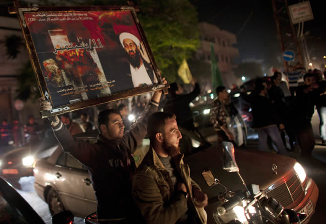 Los palestinos han celebrado la tregua acordada en Gaza saliendo a las calles haciendo sonar bocinas