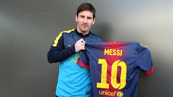 de la marca My Prints Foto firmada y enmarcada de Lionel Messi con camiseta del Barcelona FC 