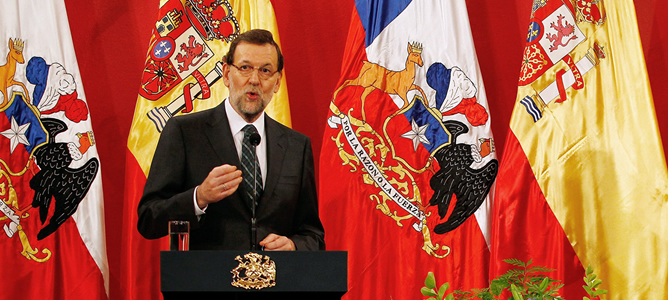 El presidente del Gobierno español, Mariano Rajoy, durante su comparecencia en el Palacio de la Moneda, en Santiago de Chile