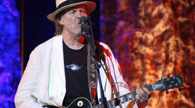 Neil Young en una escena de 'Journeys', el documental dirigido por Jonathan Demme