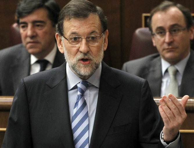 El presidente del Ejecutivo, Mariano Rajoy, durante su intervención de este miércoles en la sesión de control al Gobierno en el Congreso de los Diputados, en donde ha anunciado que la futura ley de transparencia se aplicará también a los partidos políticos.