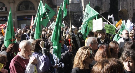 Funcionaris es manifesten davant el Departament de Governació