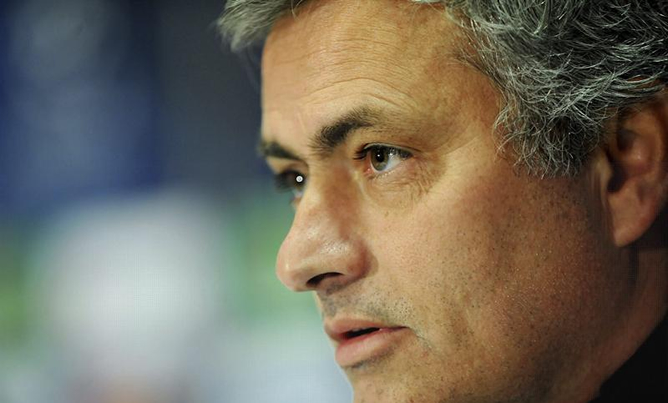 El entrenador portugués del Real Madrid, Jose Mourinho, ofrece una rueda de prensa en Manchester, Inglaterra