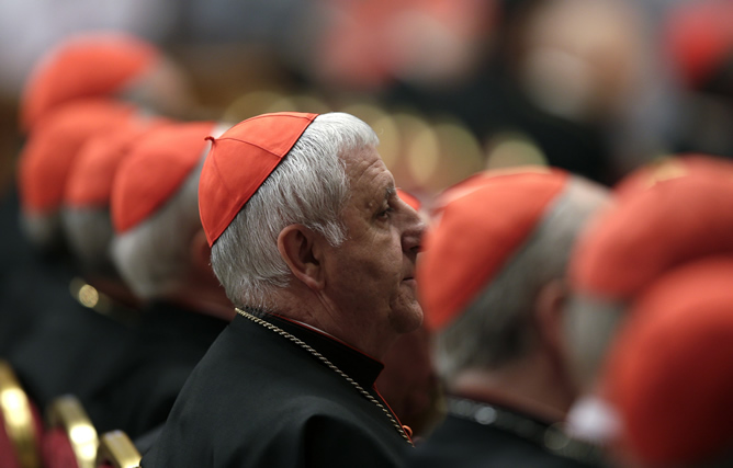El cardenal italiano Giuseppe Versaldi, durante una misa en la Basílica de San Pedro del Vaticano