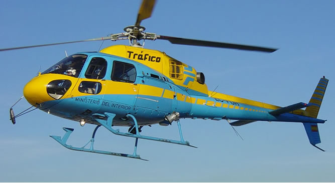Uno de los 19 helicópteros helicópteros de Tráfico que velará por la seguridad esta Semana Santa