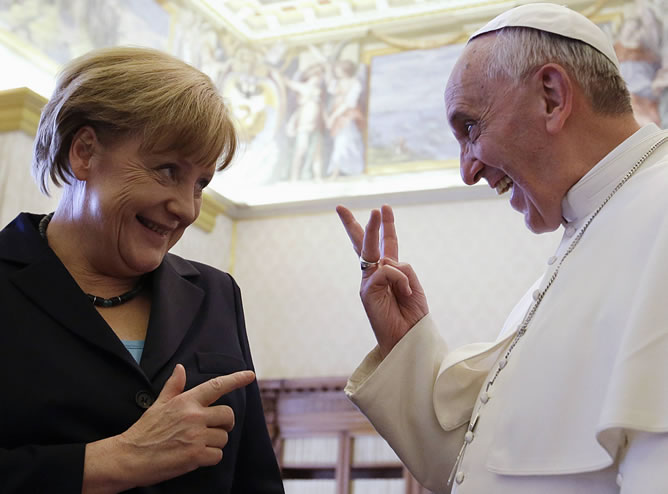 La canciller Angela Merkel en su encuentro con el papa Francisco.