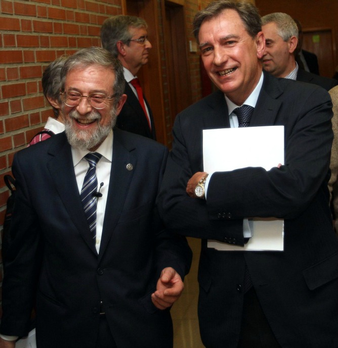 El rector, Marcos Sacristán, y el consejero de Educación, Juan José Mateos