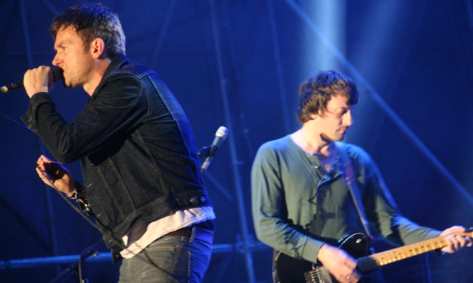 Damon Albarn y Graham Coxon tocaron, cantaron y hasta se tiraron por el suelo en uno de los conciertos más esperados del Primavera Sound 2013.