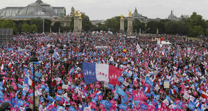 La manifestación contra el matrimonio homosexual en la explanada de Los Inválidos de París.